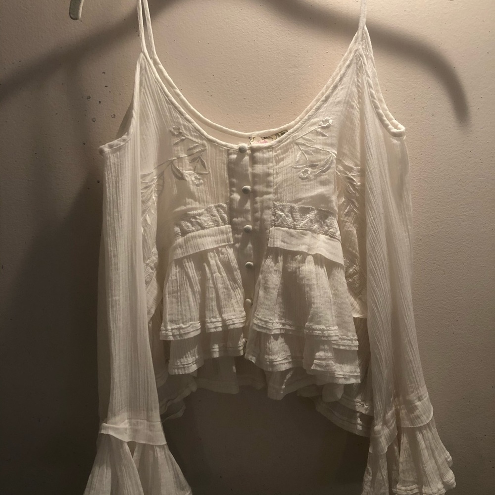 Free people ivory cutout sleeve top
